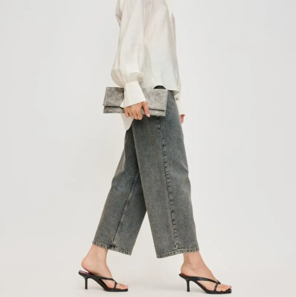 Clutches^Urban Expressions Adelle Clutch Grey