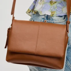 Crossbody^Urban Expressions Avonlea Crossbody