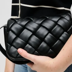 Crossbody^Urban Expressions Daphne Crossbody