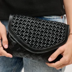 Crossbody^Urban Expressions Emma Crossbody