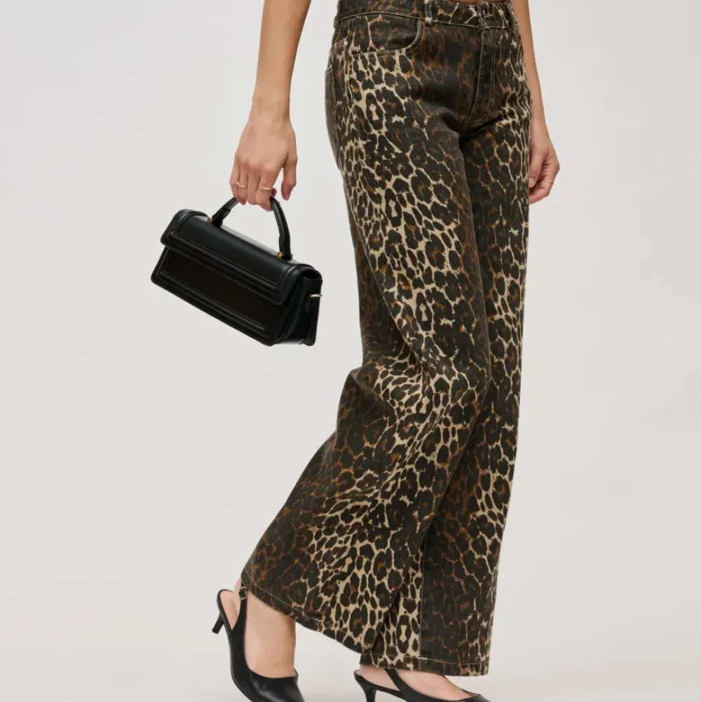 Crossbody^Urban Expressions Ruby Crossbody
