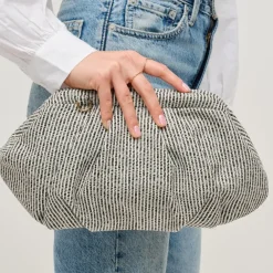 Clutches^Urban Expressions Sadie Clutch